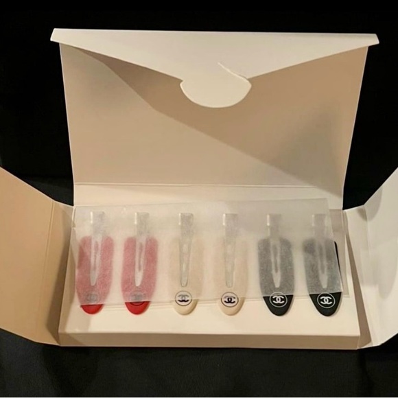 CHANEL Beaute’ Hair Clip Trio - Red, Cream, and Black! - Picture 4 of 7